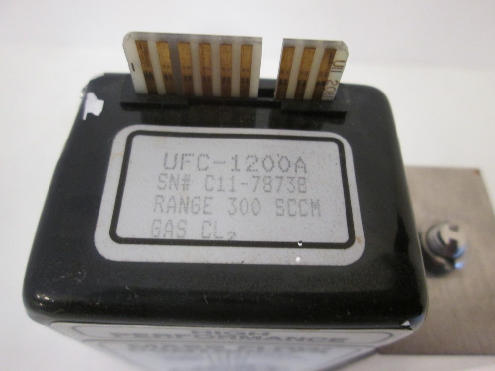 Unit Instruments, UFC-1200A, Mass Flow Controller, 300 SCCM, CL2, Used