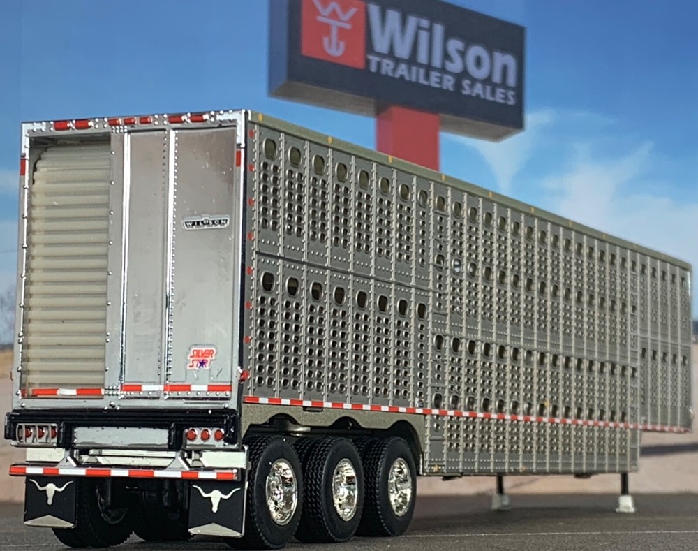 1/64 DCP WILSON TRI AXLE CATTLE TRAILER