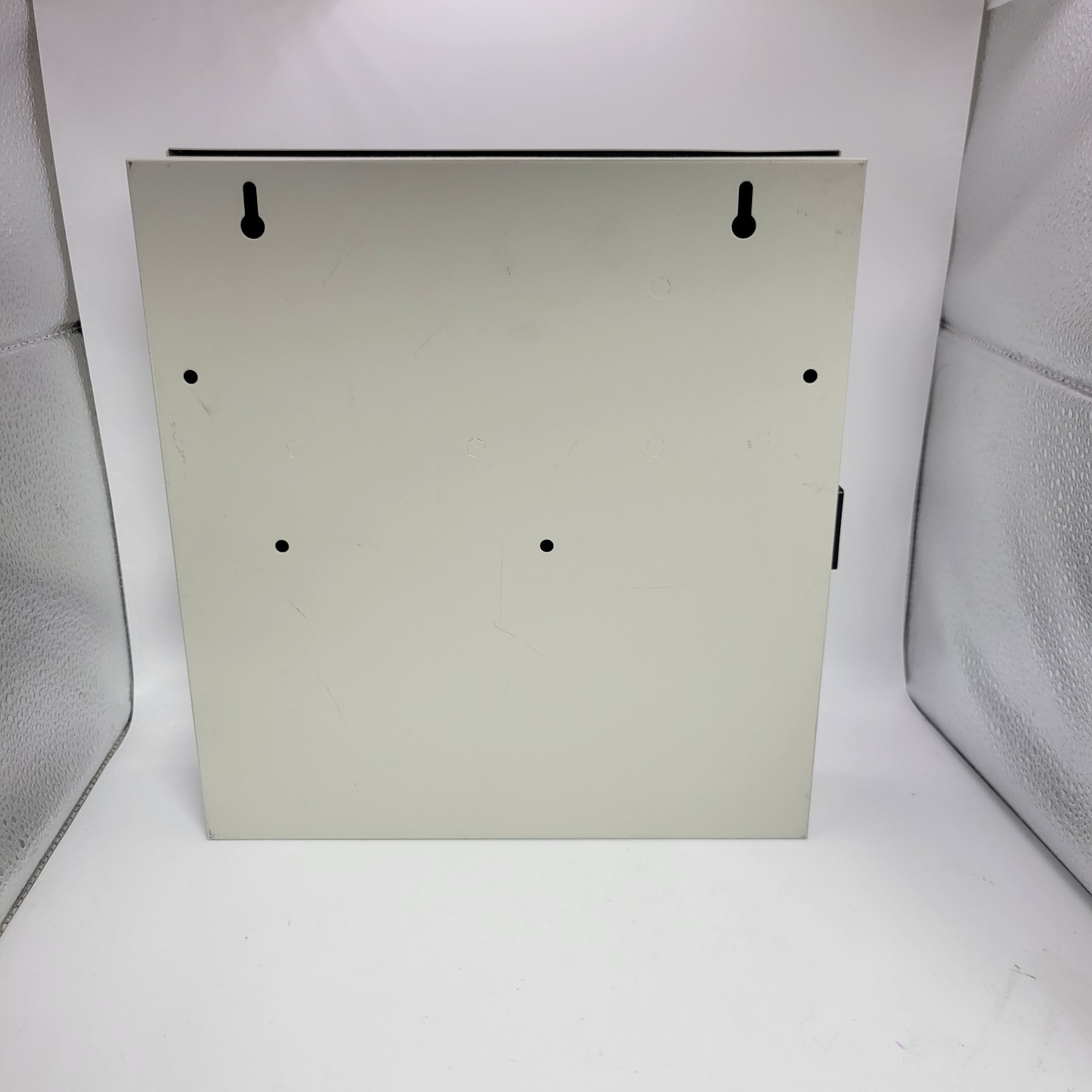 Seco-Larm Enforcer Switching CCTV Power Supply (PC-U0405-PULQ) No Keys