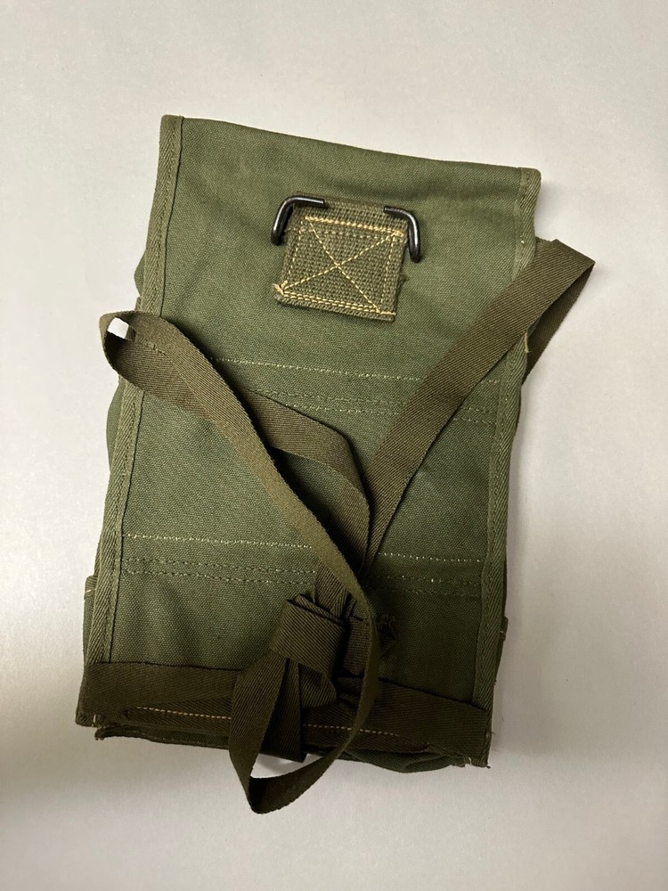 US GI WWII 3 POCKET POUCH O.D. DATED 1945