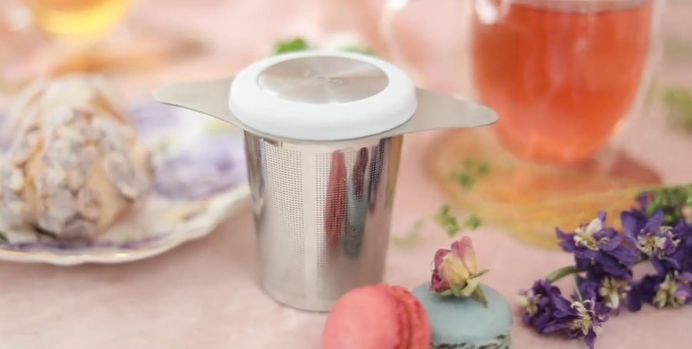 Universal Loose Tea Infuser with Dual-function Lid – Fits Mugs Teapots & More