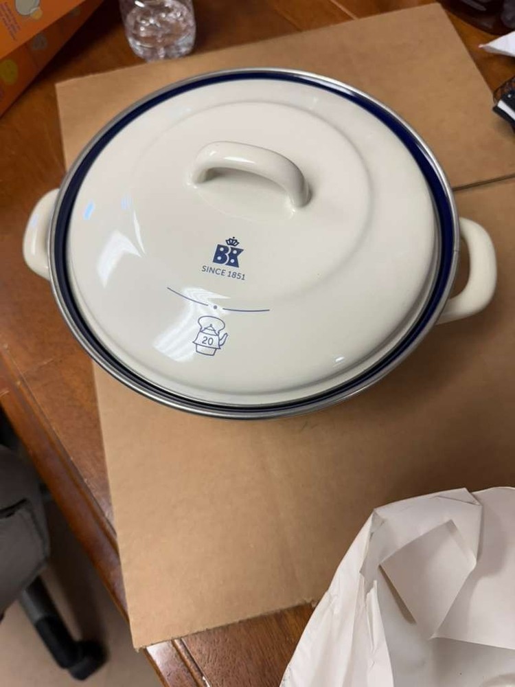 BK Cookware Dutch Oven, 2.5 Quart, Cream