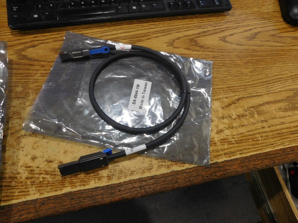 SA-8844-1M MIni-SAS Cable. New Old Stock