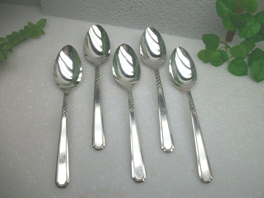 5 Oneida Ltd CARNIVAL Silverplate Teaspoons 1939
