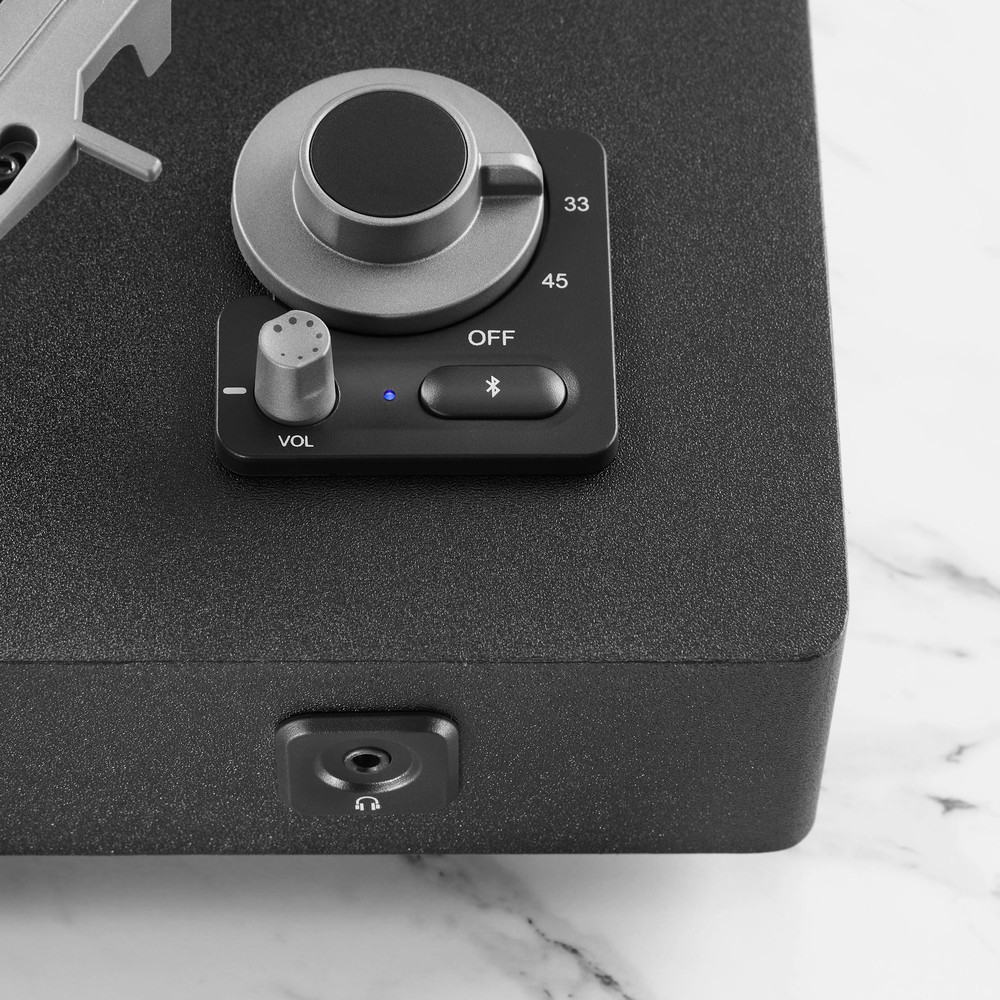 Insignia- Bluetooth Stereo Turntable - Black