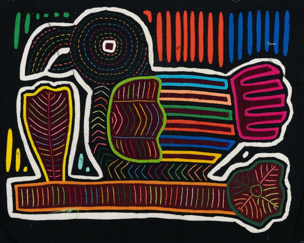 Rainbow Blackbird Mola
