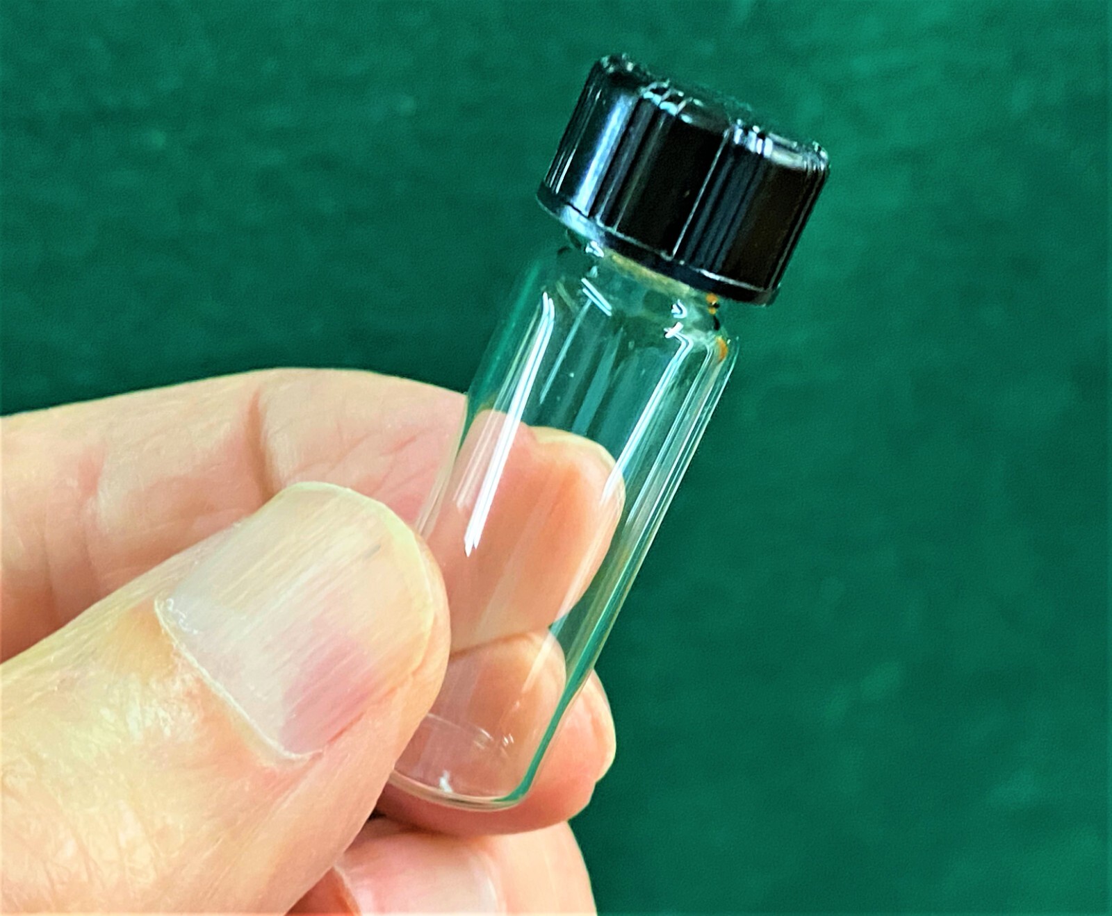 PRE-WEIGHT POWDER BOTTLES