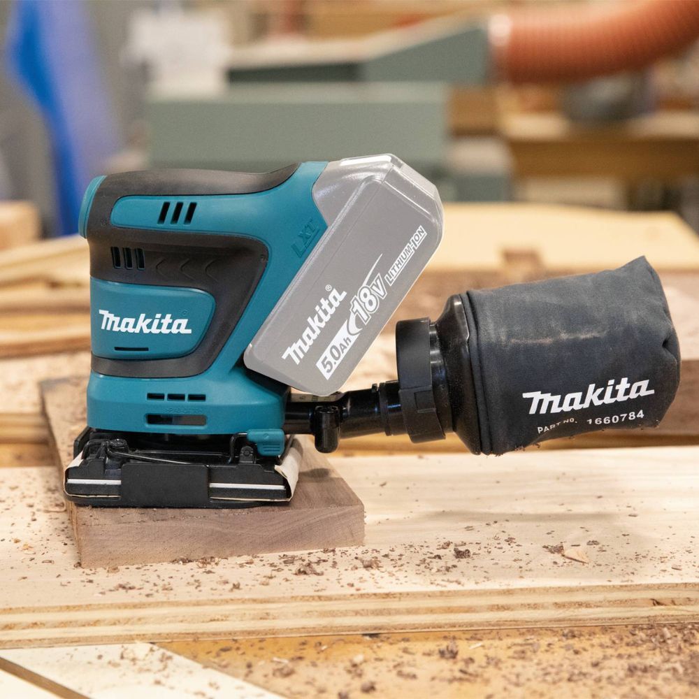Makita XOB02Z 18V LXT Lithium-Ion Cordless 1/4 Sheet Finishing Sander, Tool Only