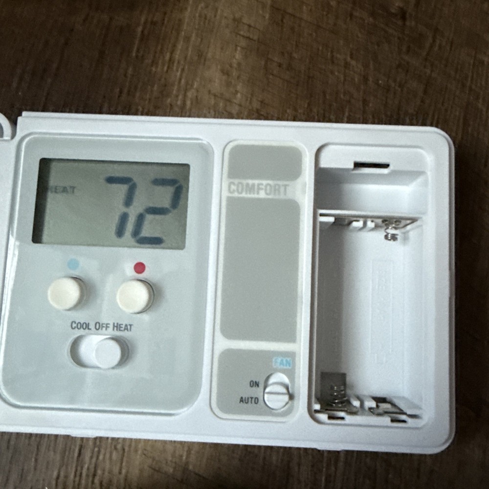 Goodman Non-Programmable Digital Thermostat TSTATG1100