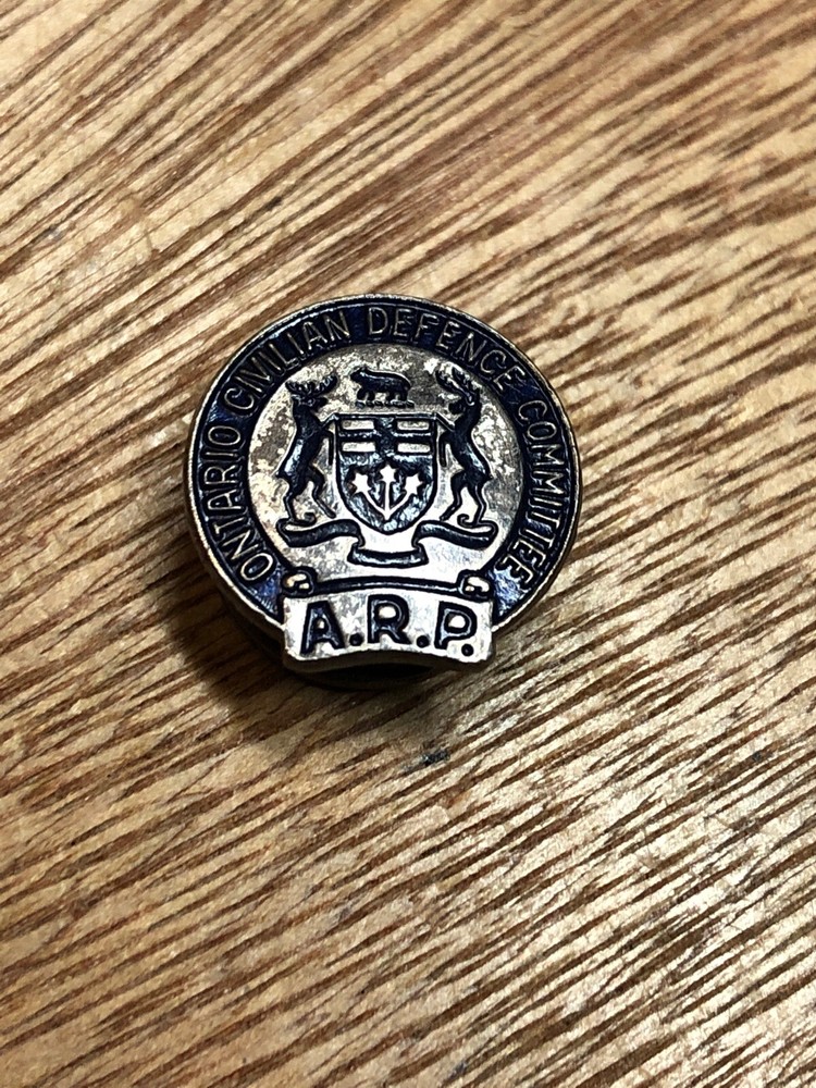 Ontario Civilian Defence Committe Pin Button