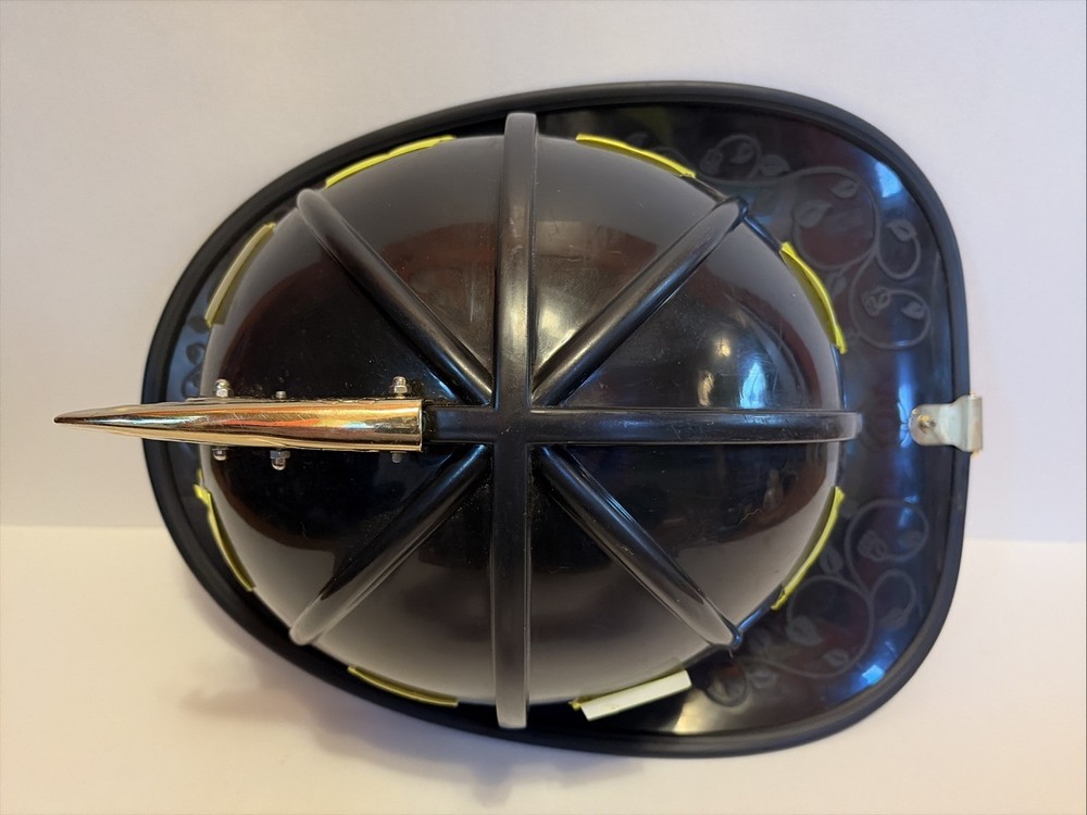 Real FireFighters Helmet with Eagle Emblem ~ Great Condition
