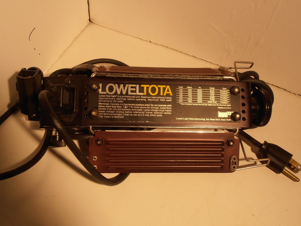 Lowel Tota Light Halogen Flood Lamp