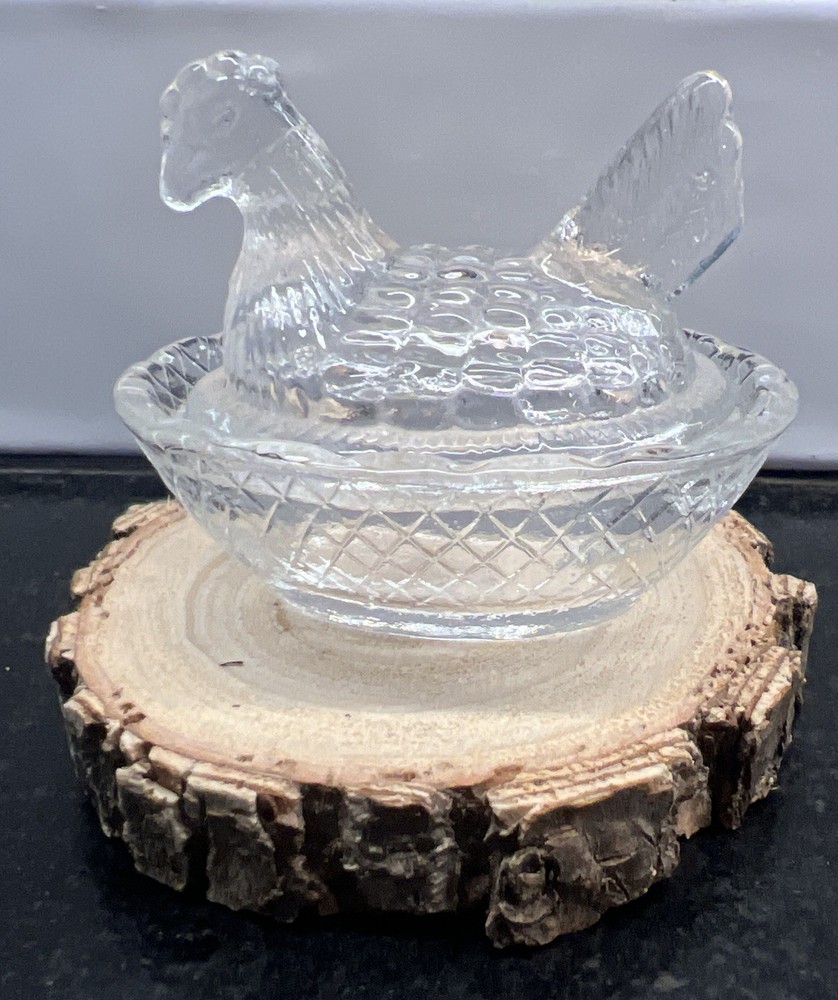 Mini Clear Hen On Nest - Salt Cellar