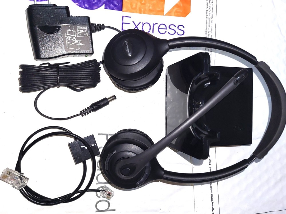 Plantronics CS520 Noise-Canceling Professional Wireless Headset System