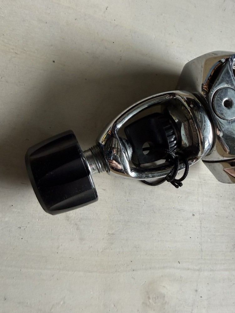 SCUBA DIVING PRE-OWNED MODERN AQUA-LUNG FIRST STAGE Regulator