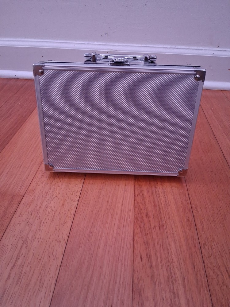 Chargable Battery Powered Powerful Laser Pointer | With Case And Design Caps