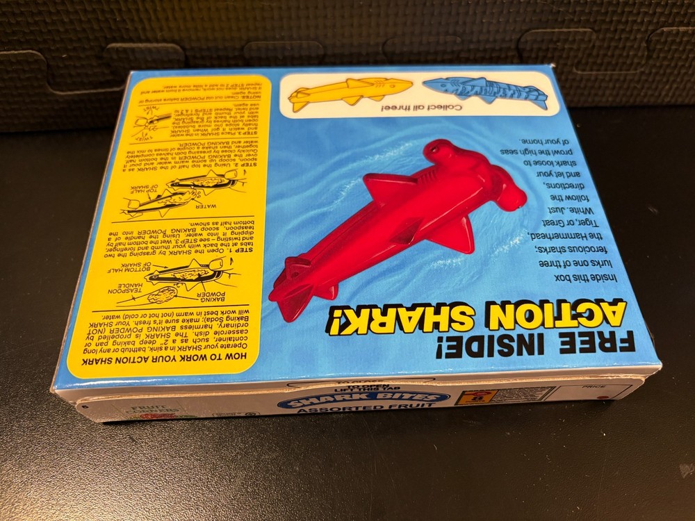 Shark Bites fruit snacks - Empty custom design display box