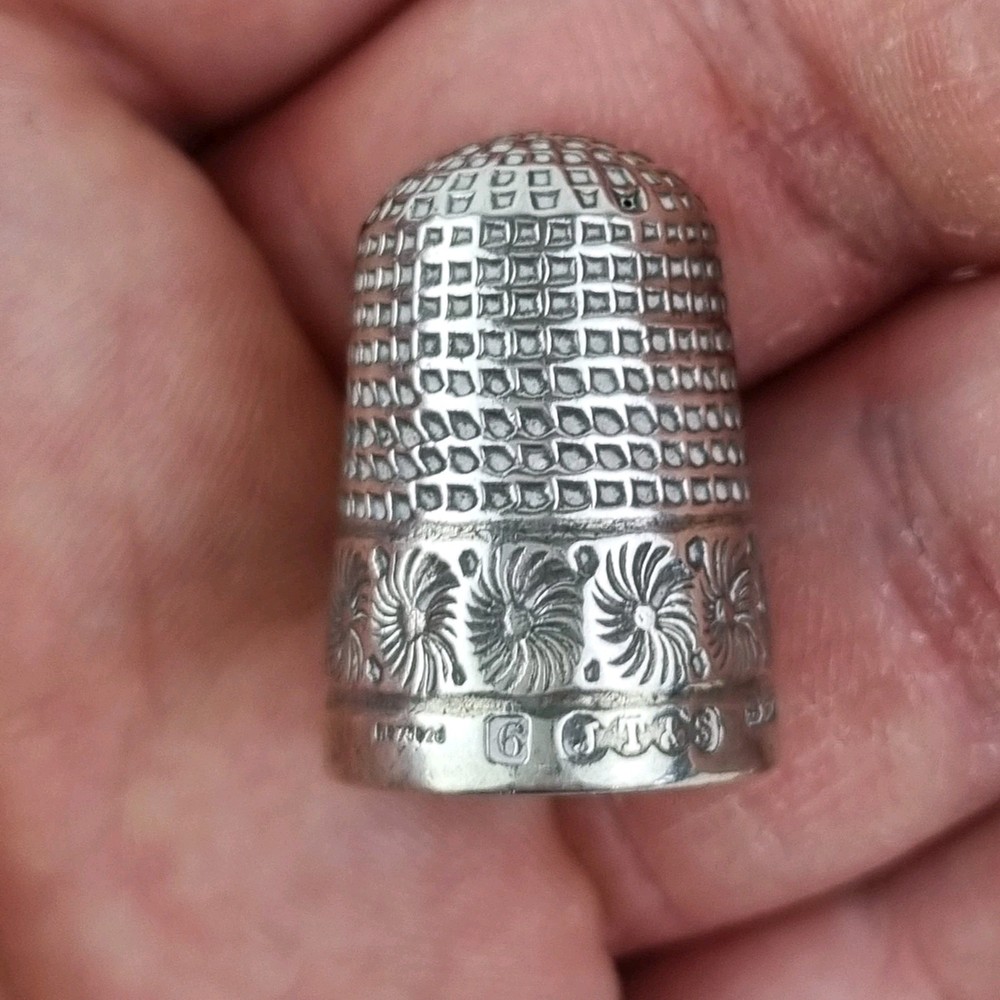 Antique Solid Silver Thimble Chester 1894 John Thompson & Sons