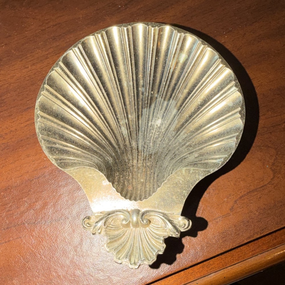 Brass Scallop Shell Dish Tray, Made in USA replica of England Marked 1700-1800