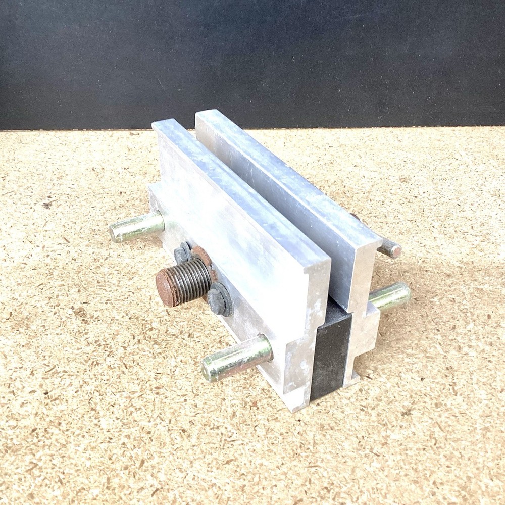 “Dowl- It” Self Centering Dowling Jig Model #1000