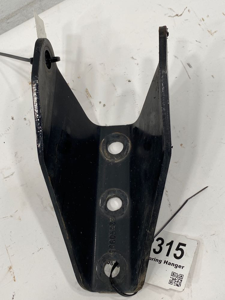 Mack Suspension Bracket (641-12315)