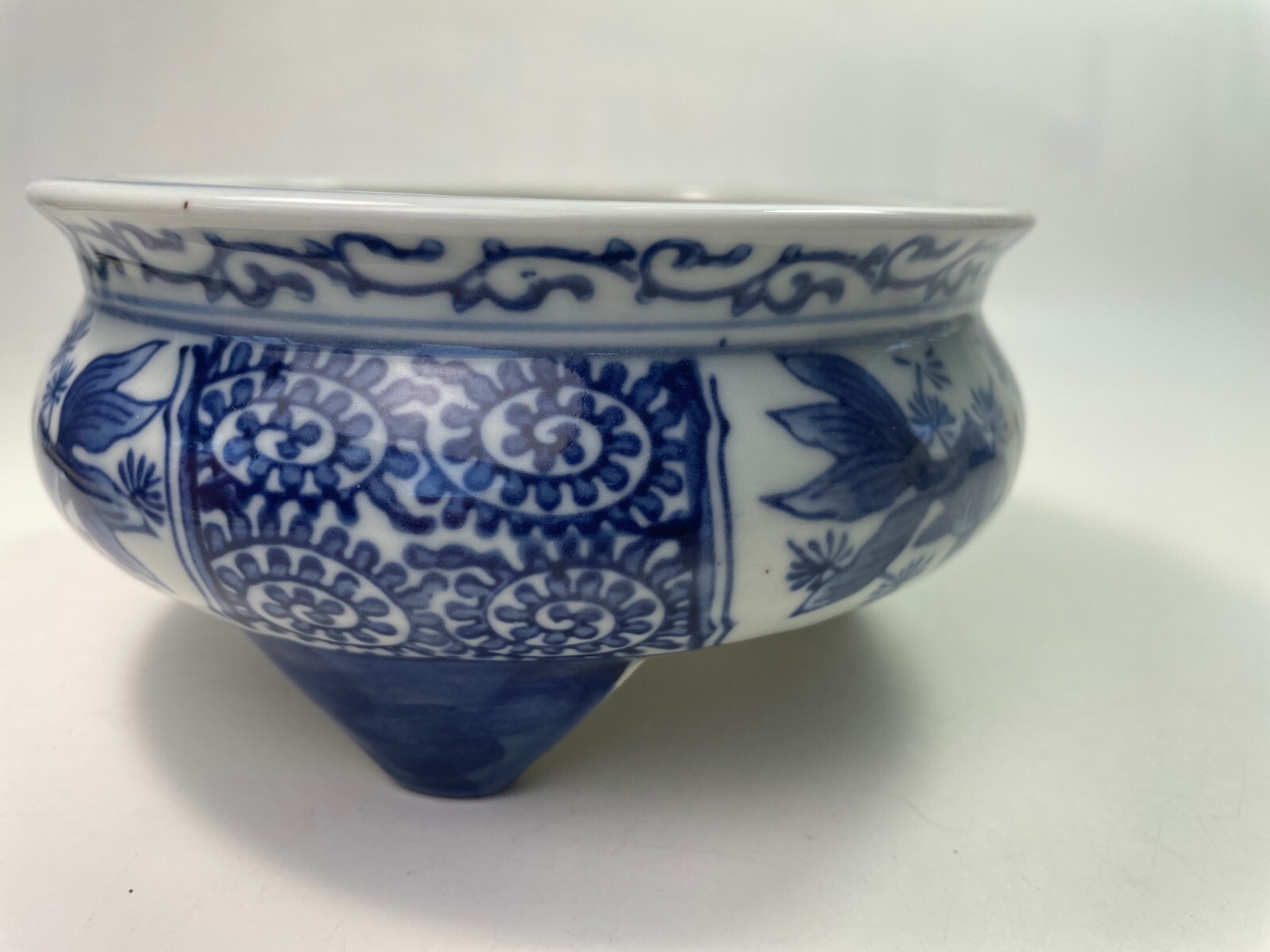 Antique Chinese Tripod Incense Burner Pair Gold Fish Blue & White B60