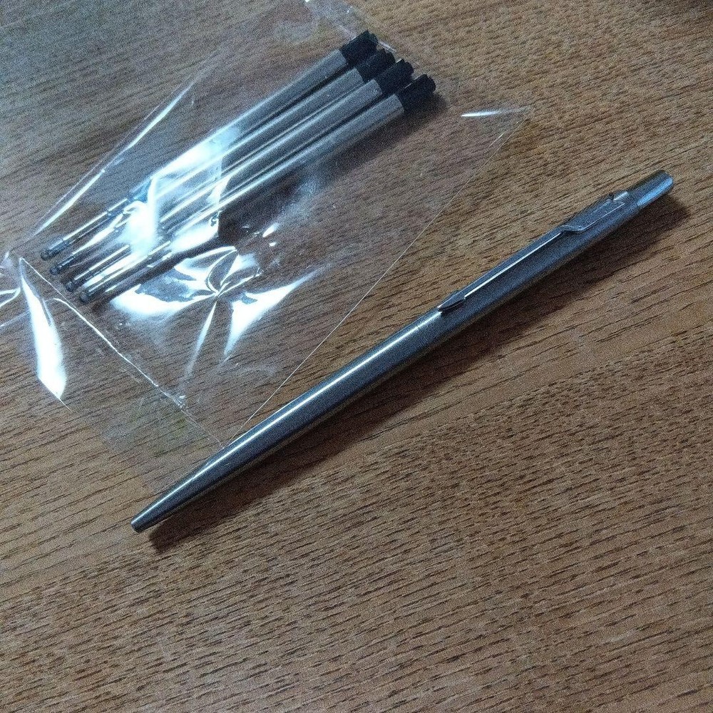 Parker silver ballpoint pen with 4 refills #6d6dbc