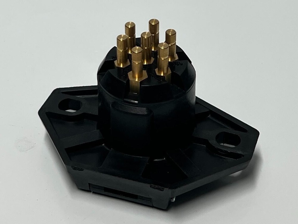 11-833P Genuine Pollak 7-Way Socket OEM - New