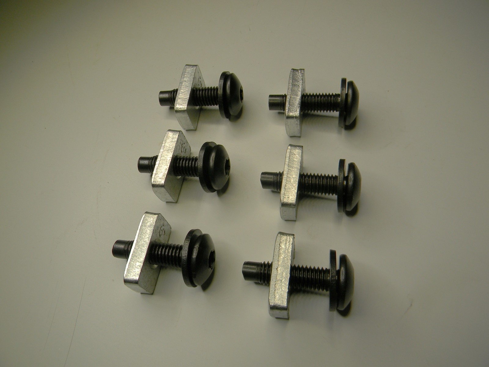 1997-2006 Jeep Wrangler Hard Top Screw & Fastener Kit / 6 Screws & 6 Fasteners