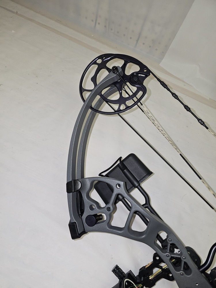 PSE Brute Force Lite Bow Package 40 - 70lbs/25" - 31"/Charcoal