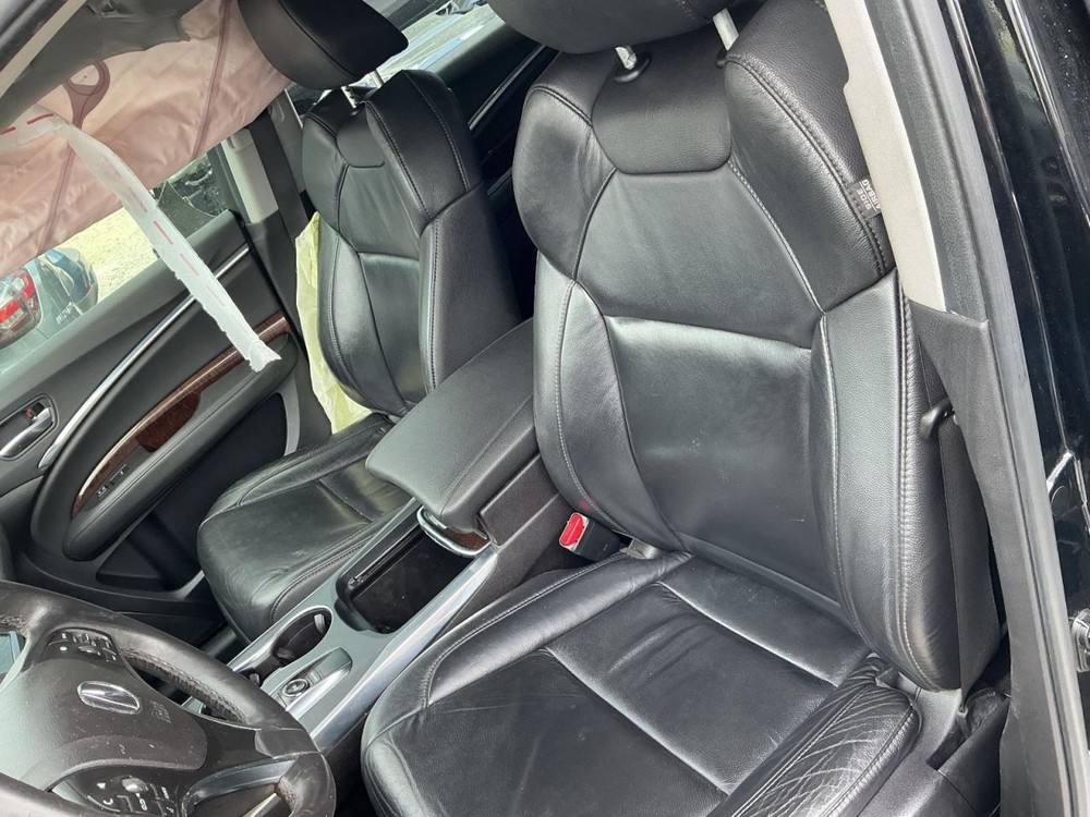 MDX 2017 Glove Box 4999948