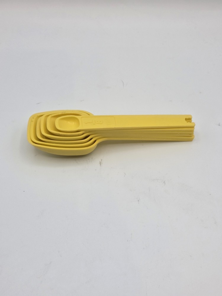Vintage Tupperware Yellow Measuring Spoon Set