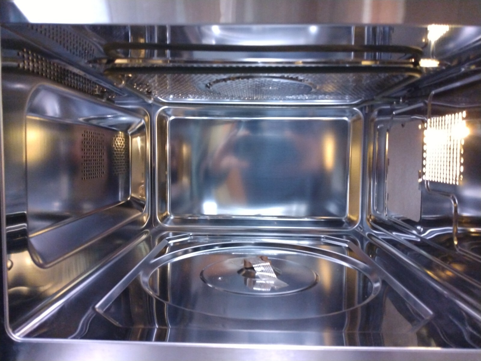 Impecca 1.2 Cu. Ft. 3-In-1 Multi Function Oven (Convection, Microwave, Grill)