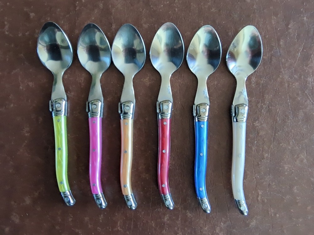 18pc Not branded Laguiole Like Flatware Set NIB