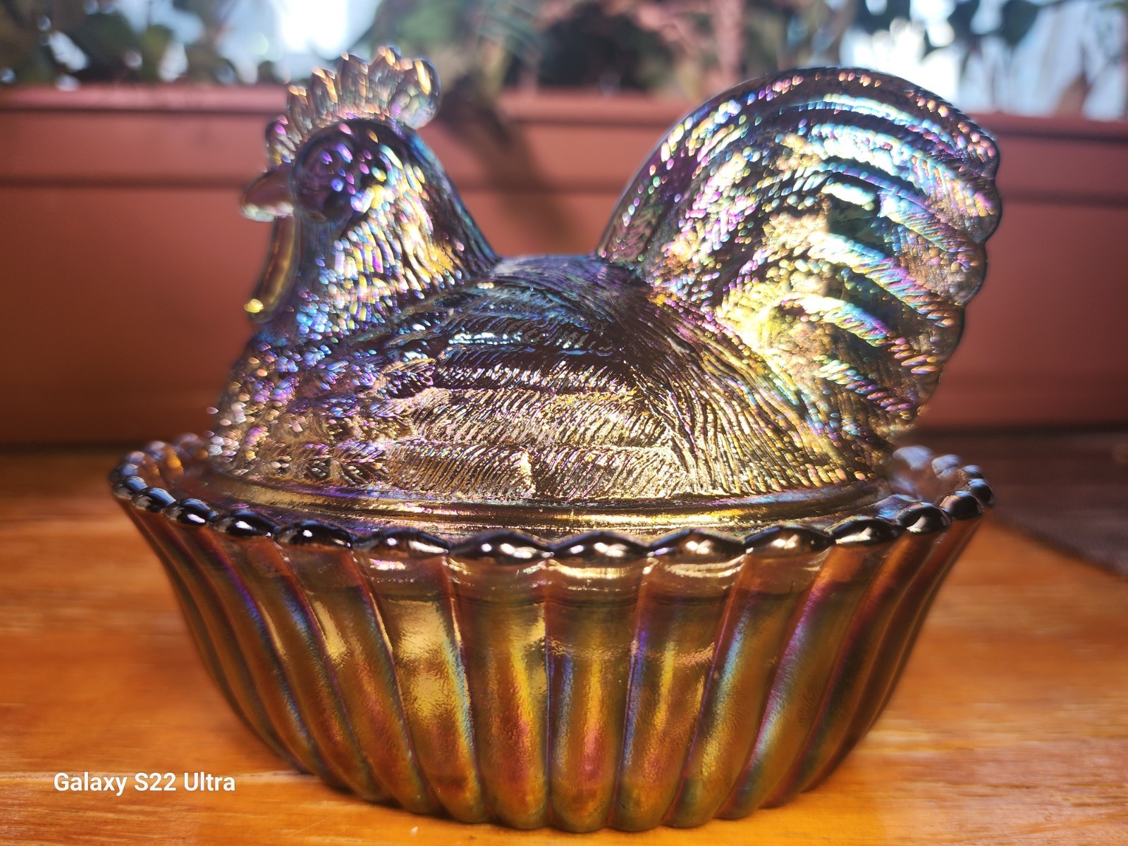 5" Rooster With Split Tail on a Ribbed Nest Titanium Carnival Westmoreland Mould