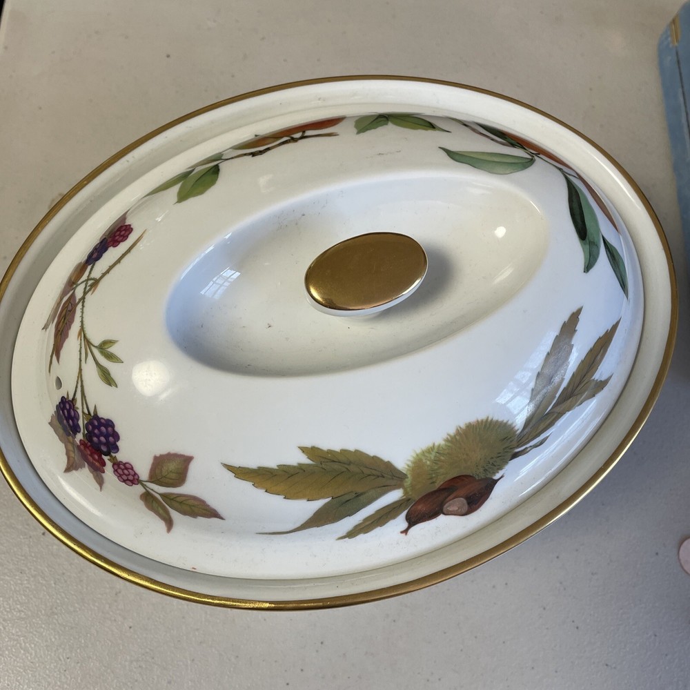 Royal Worcester Casserole EVESHAM GOLD 2 Quart Covered GREAT CONDITION