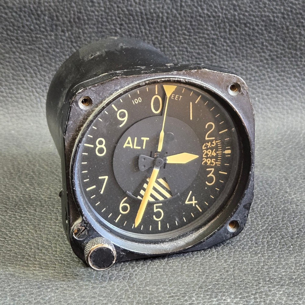 Kollsman Altimeter & Barometric Pressure Indicator Gauge, Untested