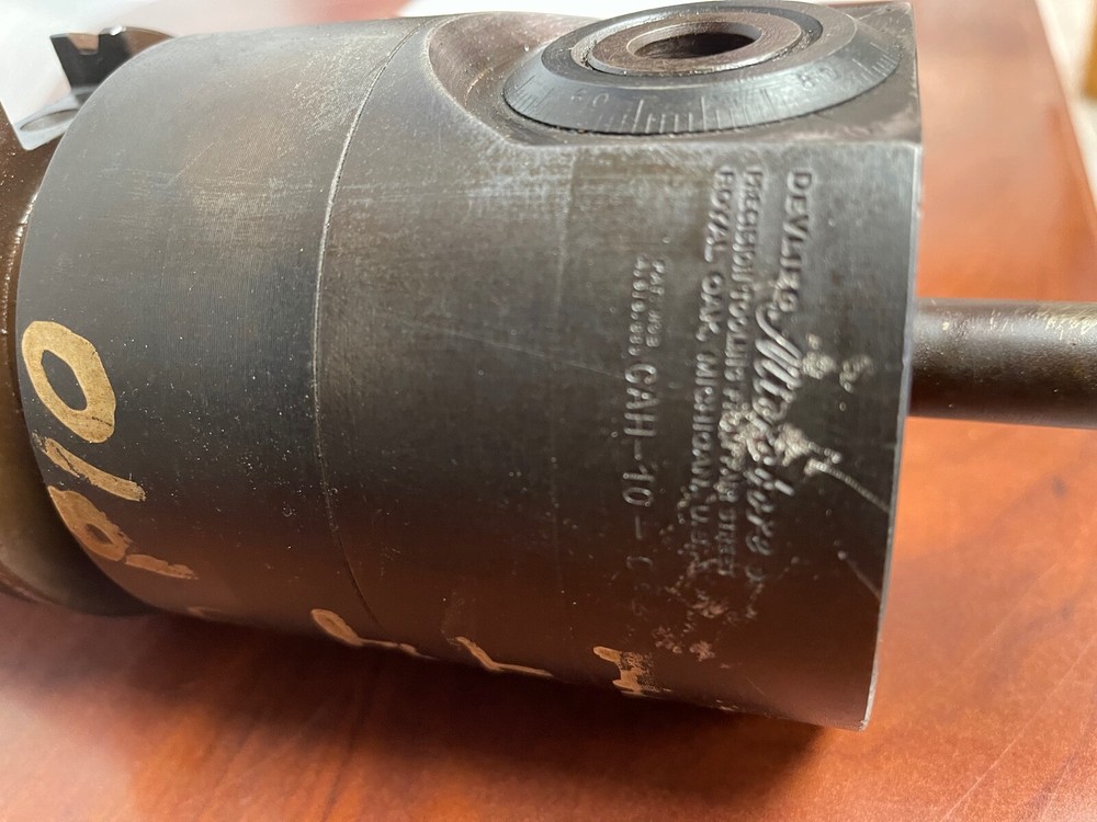 DEVLIEG MICROBORE GAH-10-062 ADJUSTABLE BORING HEAD WITH 5/8" BORING BAR.