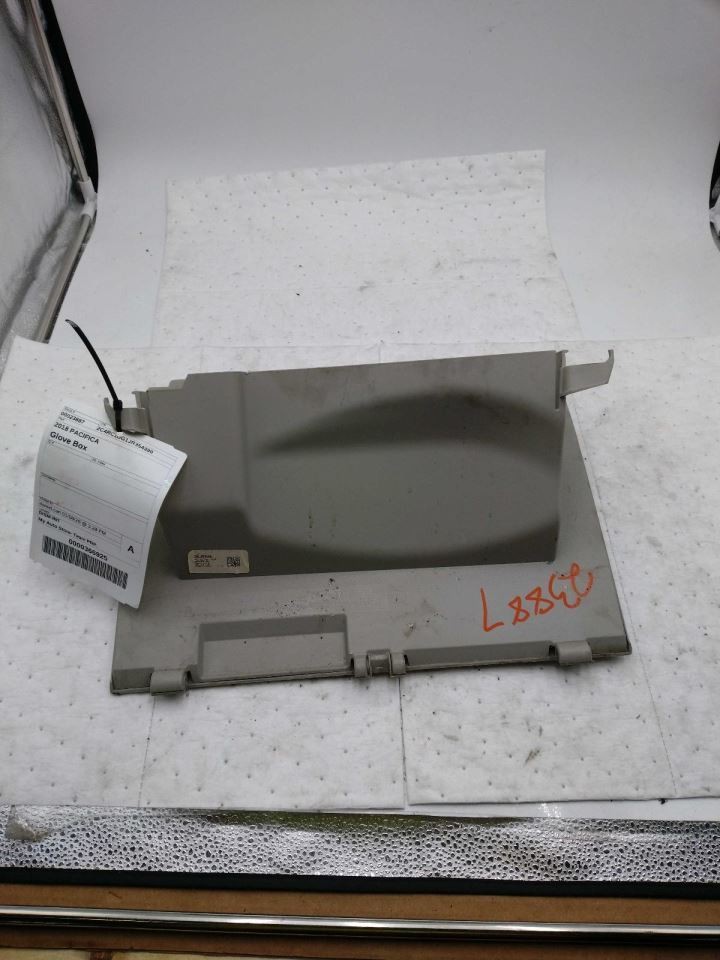PACIFICA 2018 Glove Box 631097
