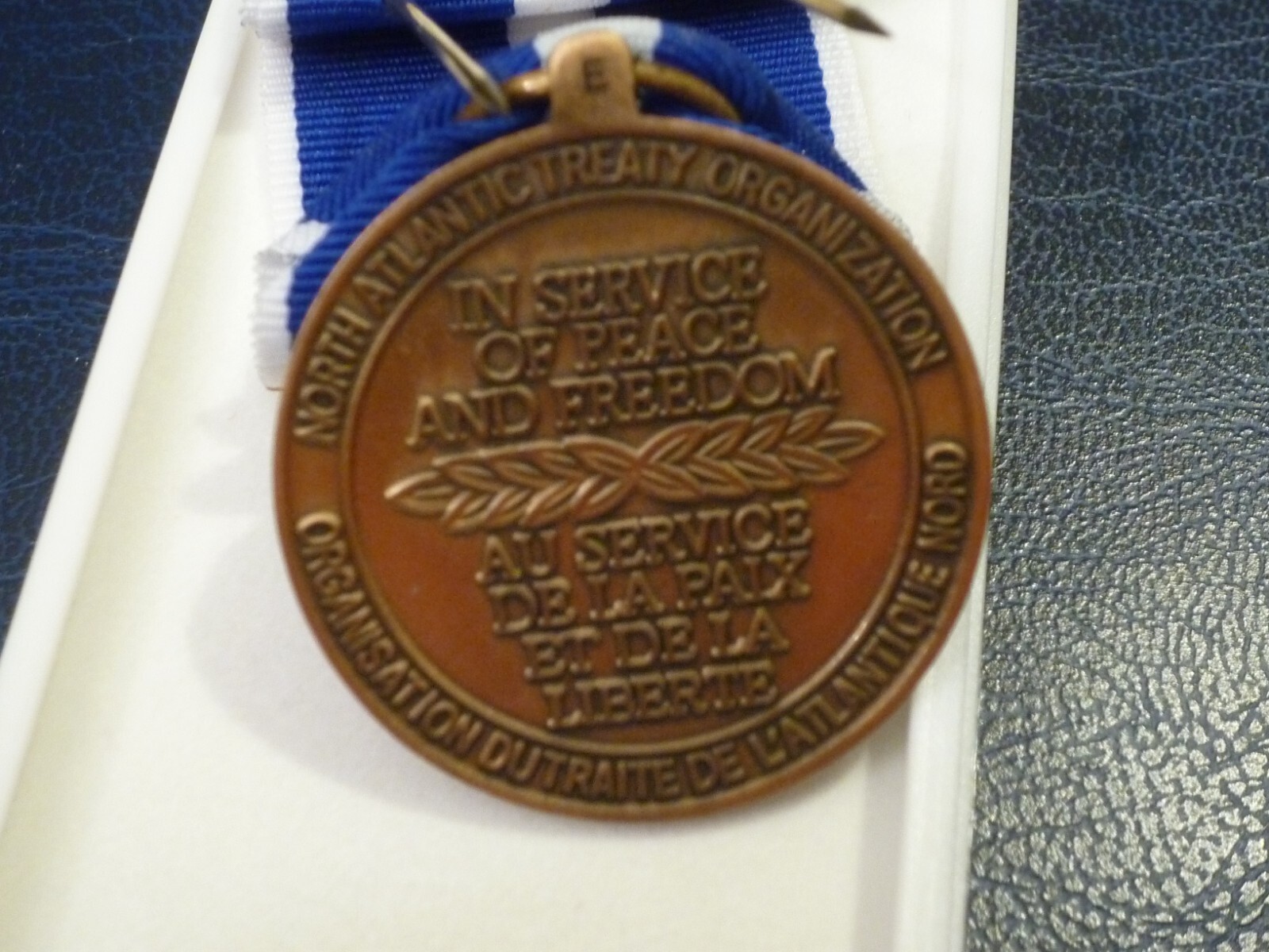 GENUINE NATO MEDAL FOR KOSOVO IN NATO BOX OF ISSUE - EXCELLENT CONDITION