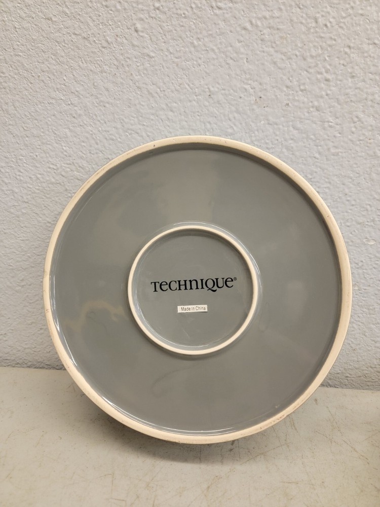 TECHNIQUE Nesting Casseroles (3) Round 7.5" - 10" Gray Black Tan
