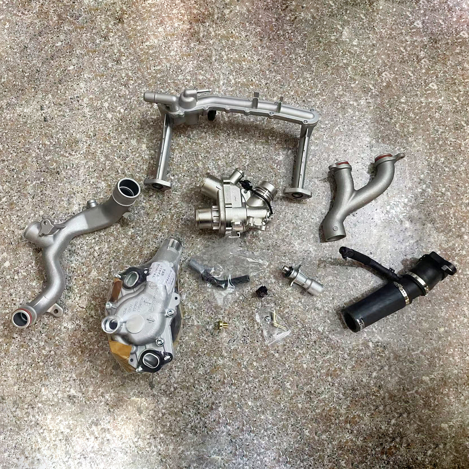 1 Set Cooling System Kit 3.0L V6 Supercharged Engine for Jaguar Land Rover