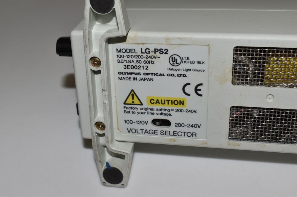 Olympus LG-PS2 FIBER OPTIC HALOGEN LIGHT SOURCE (AWQ26)