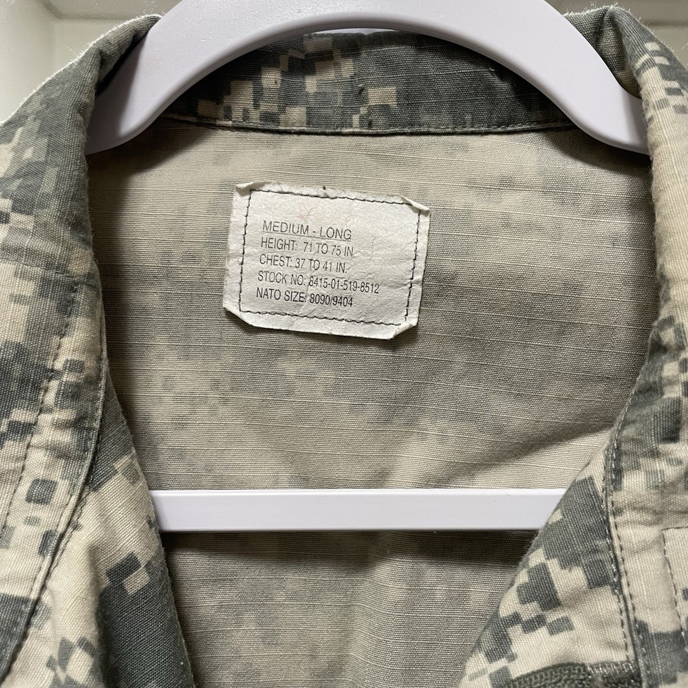 US Army (ACU) Coat Universal Acupat Digital Camo Pattern Men’s Medium-Long