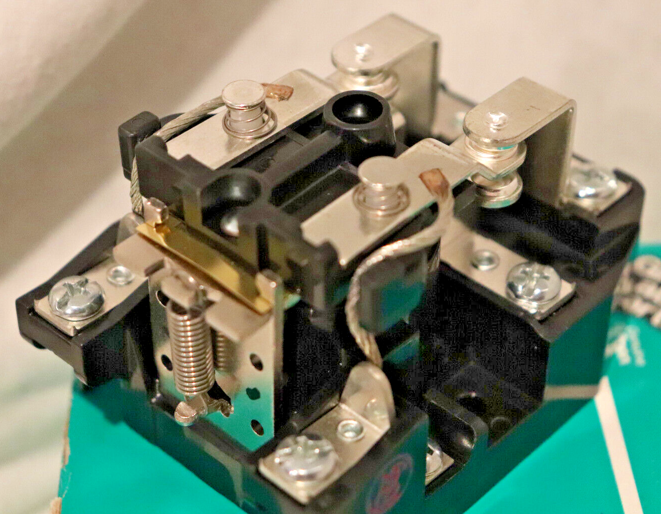 307-2859 Cummins Onan Power Relay Block Heater Jacket Water Controls Contactor