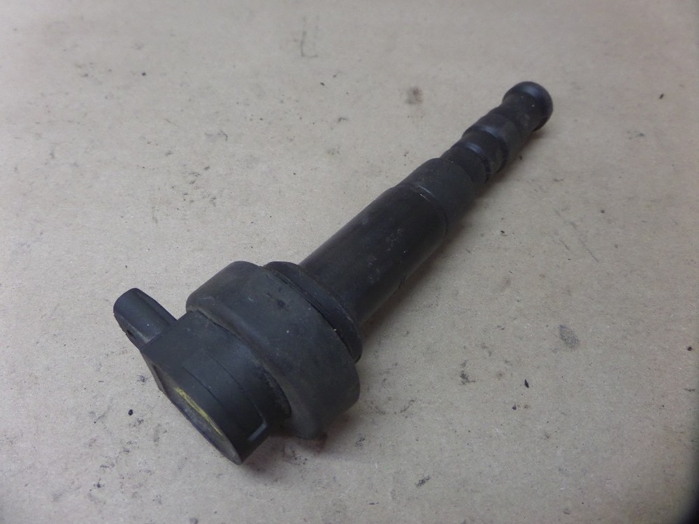 2007 BMW F800S RIGHT IGNITION COIL PACK SPARK PLUG CAP
