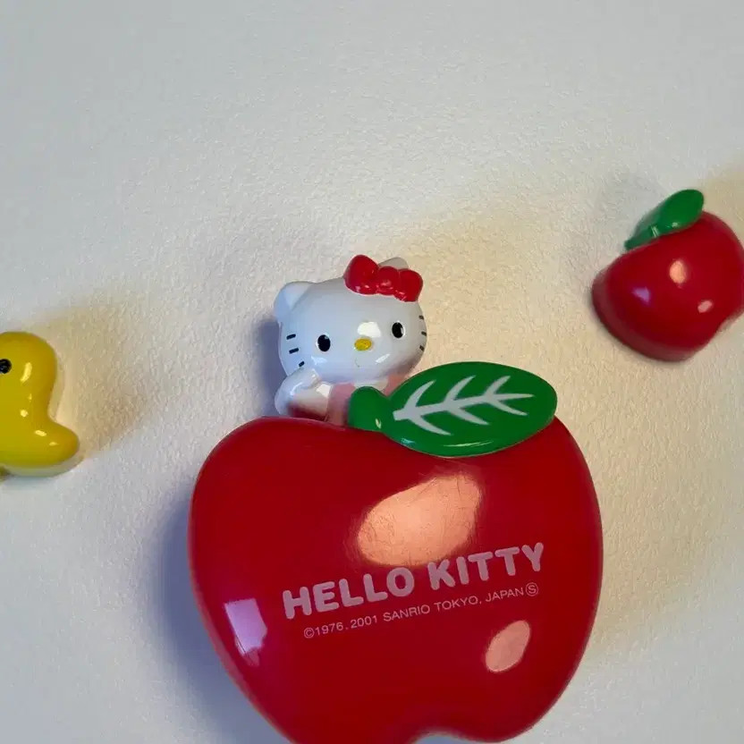 Classic Hello Kitty Magnet Action Magnet Official