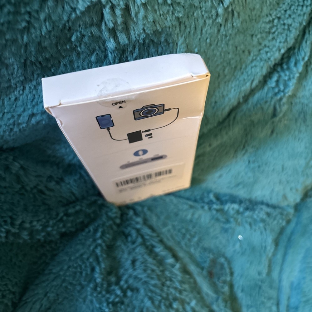 Lightning to SD/TF Card Camera Reader Adapter for iPhone/iPad – New