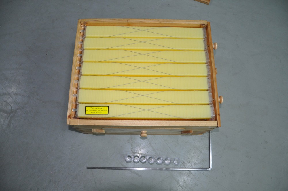 Auto Shed Beehives Super Box + 7 Plastic BPA free Beekeeping Frames Bee Frames
