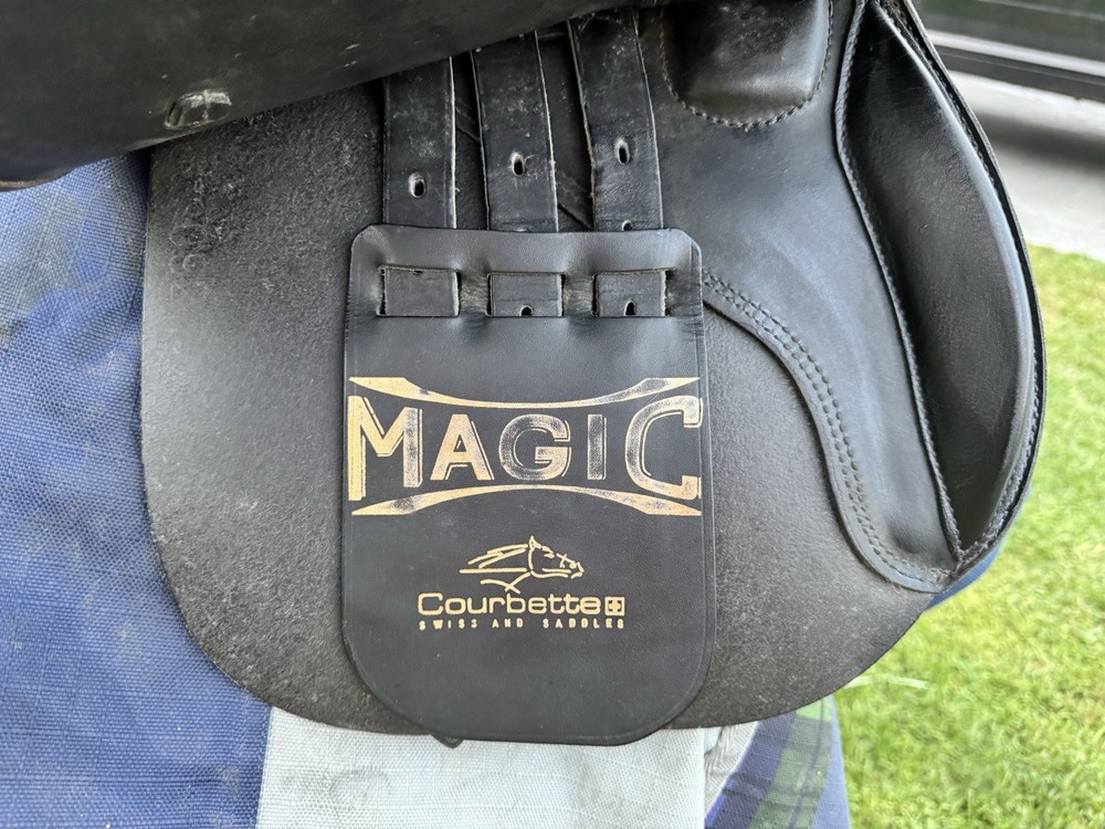 Corbette Magic English Saddle 17”